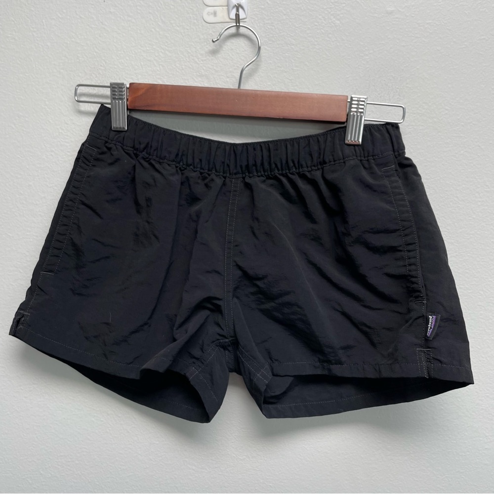 Patagonia women’s barely baggie shorts nylon size small black